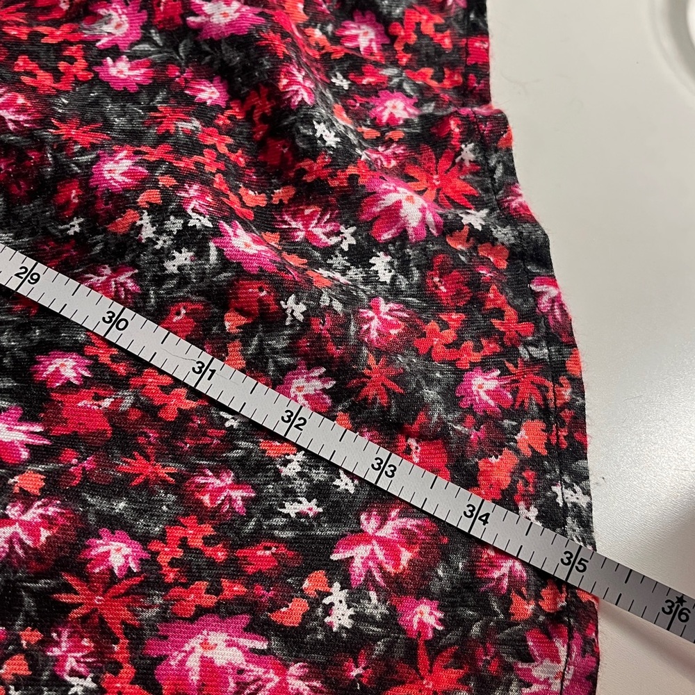 NWT Torrid Harper Top Black/ Red Floral Convertible Sleeve Sz 5 - Picture 13 of 13